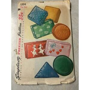 Vintage 1950's Simplicity Pattern #1394 Decorative Pillows with Transfers